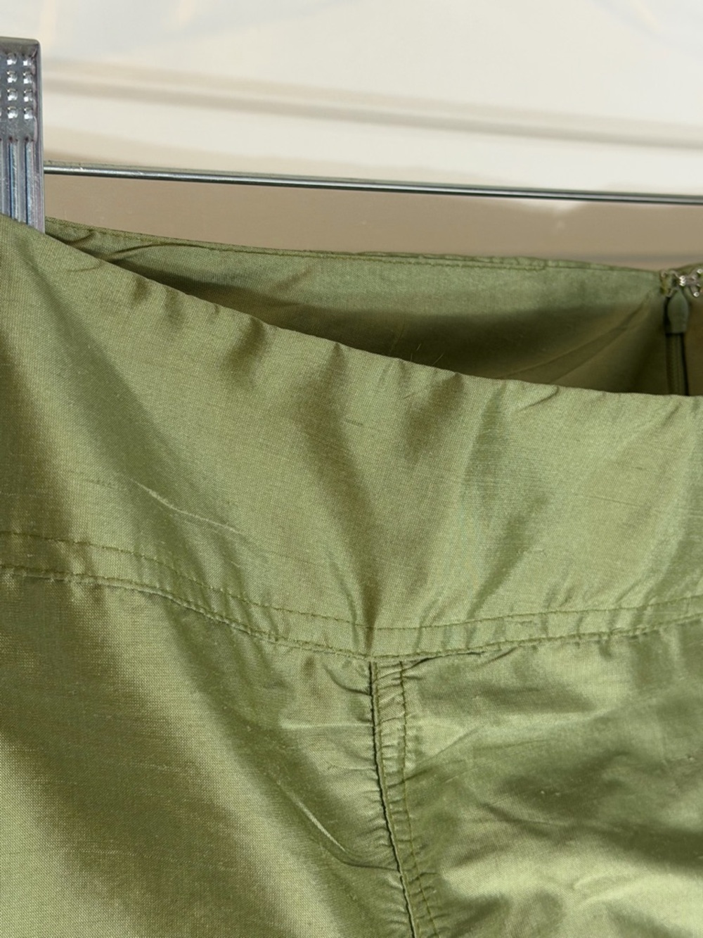 NWT: Areli Collection Green Silk A-Line Midi Skirt  Size 10 - Picture 4 of 11